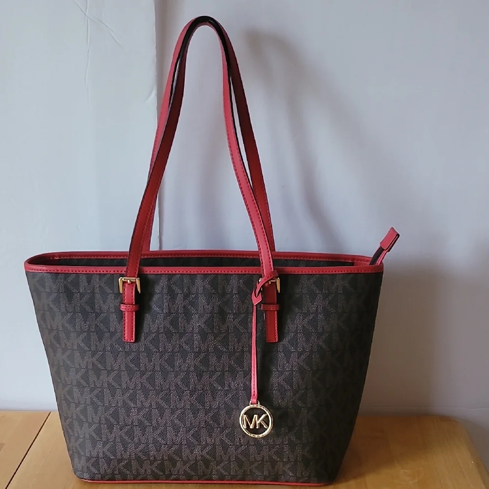 Michael Kors Jet Set Charm Tote in Flame